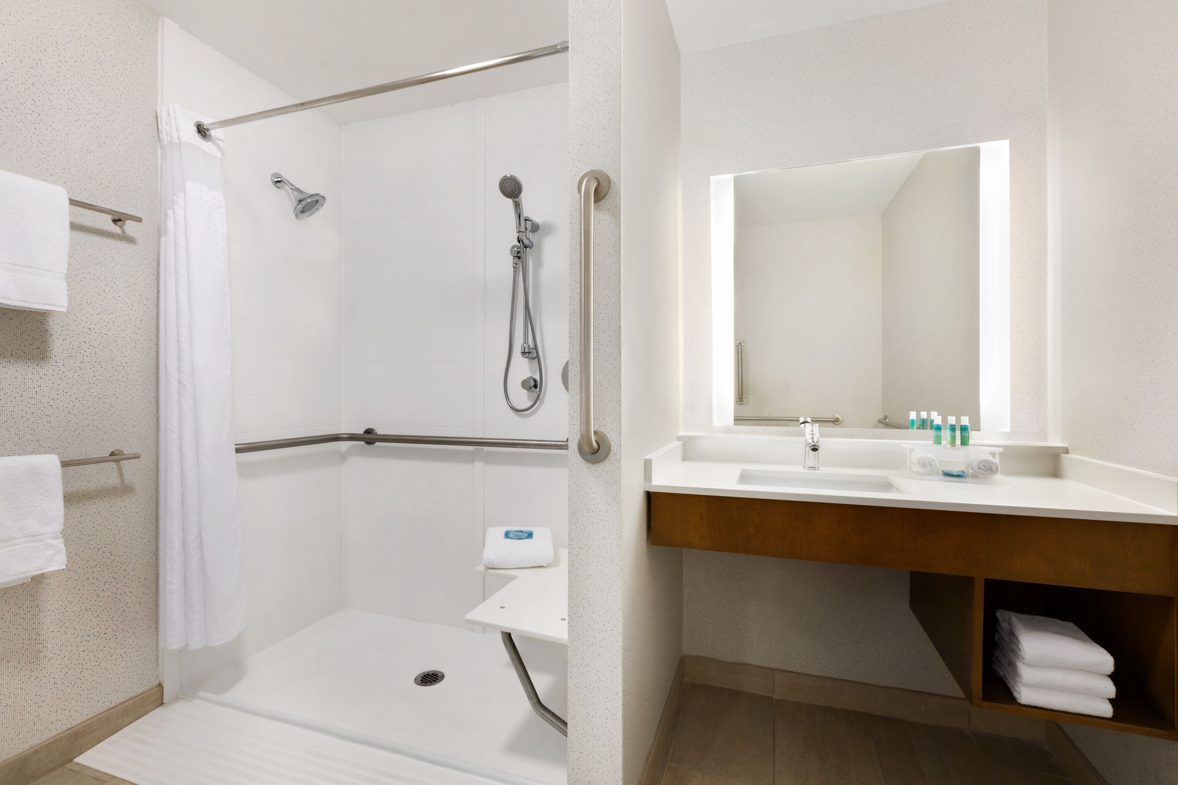 hypo-allergenic bedding, desk, iron/ironing board, free cots/infant beds