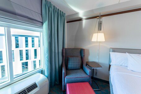 Hilton Garden Inn Asheville Downtown - Image 55