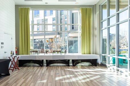 Hilton Garden Inn Asheville Downtown - Image 16