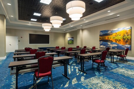 Hilton Garden Inn Asheville Downtown - Image 53