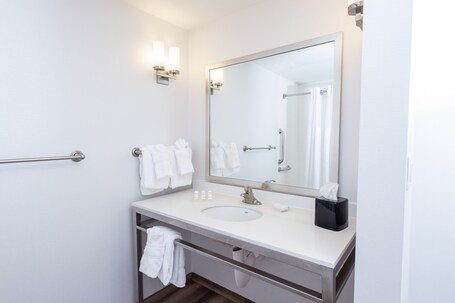 Hilton Garden Inn Asheville Downtown - Image 13