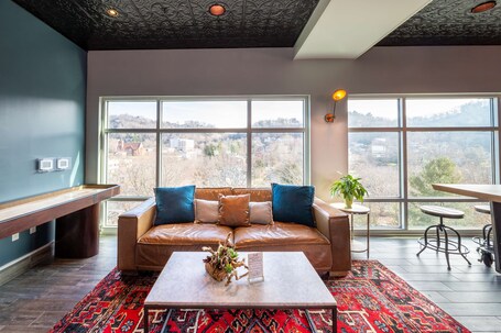 Hilton Garden Inn Asheville Downtown - Image 5