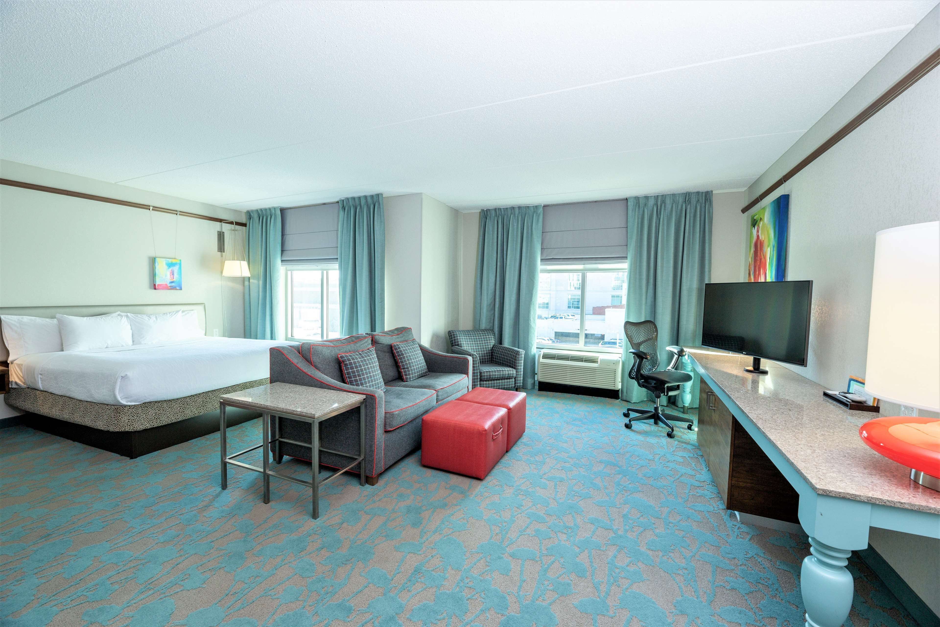 deluxe room, 1 king bed, accessible, non smoking (hearing impaired) | premium bedding, free wifi, bed sheets