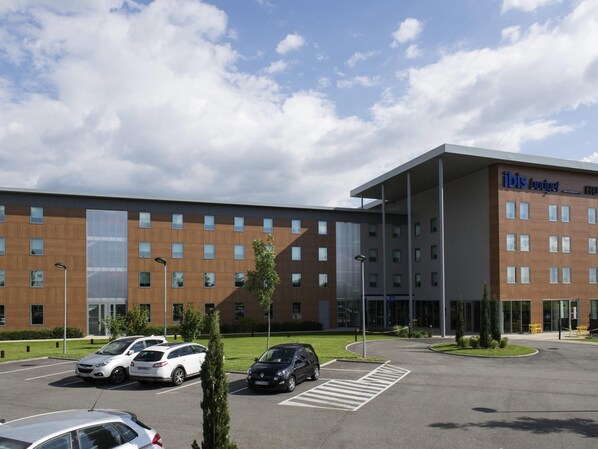Exterior - ibis budget Aéroport Lyon Saint Exupéry (Colombier-Saugnieu)