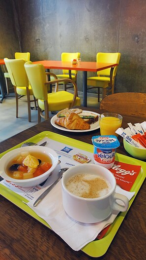 Daily buffet breakfast (EUR 9.9 per person) - ibis budget Aéroport Lyon Saint Exupéry (Colombier-Saugnieu)