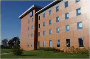 Exterior - ibis budget Aéroport Lyon Saint Exupéry (Colombier-Saugnieu)