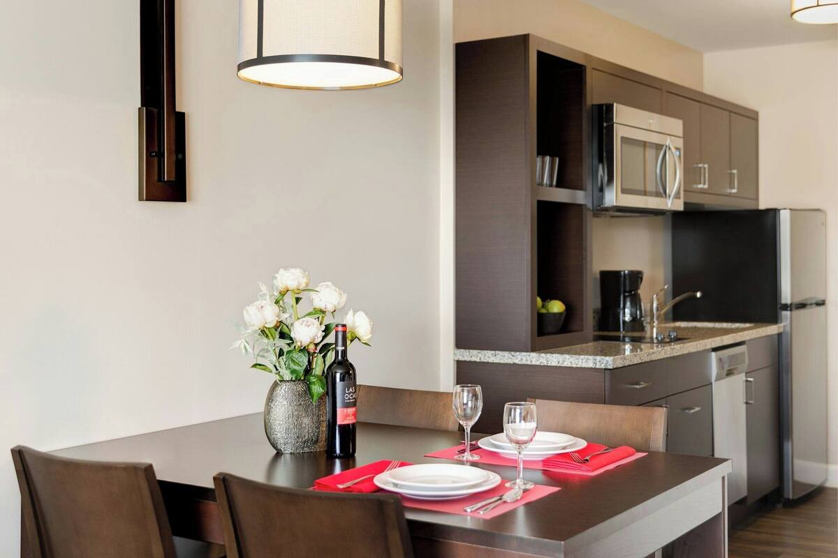 1 bedroom, in-room safe, desk, iron/ironing board