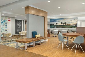 Lobby - TownePlace Suites by Marriott Pittsburgh Harmarville (Pittsburgh)