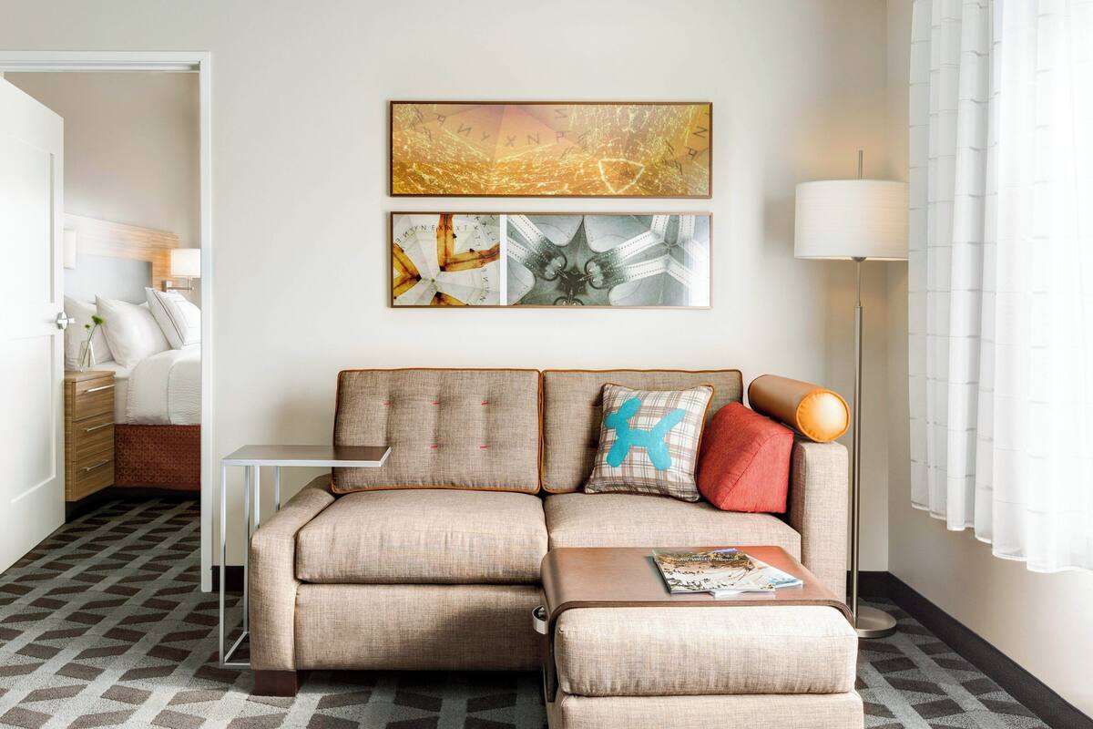 32-inch smart tv with digital channels, tv, netflix