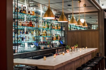 2 bars/lounges at HGU New York