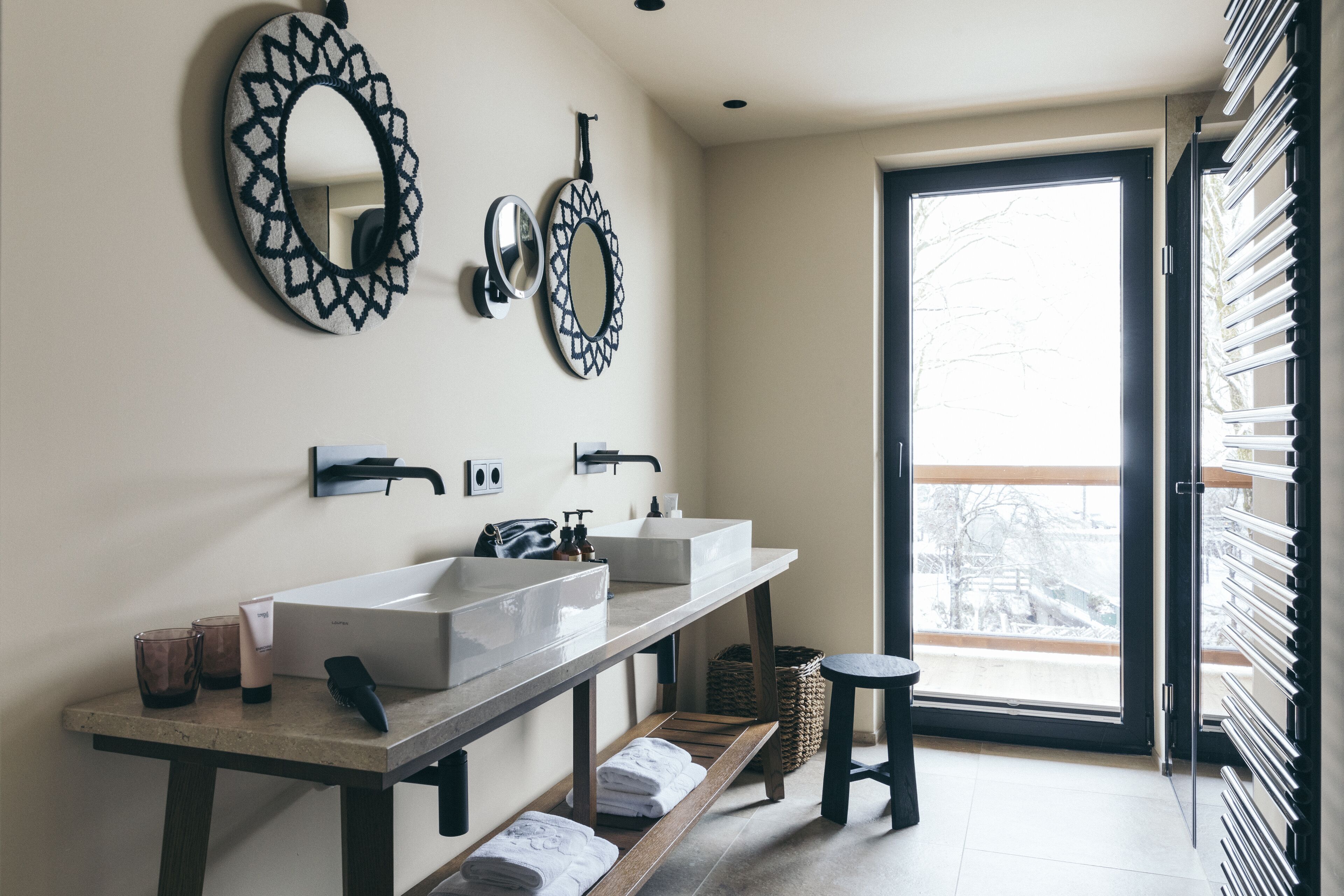 deluxe suite, 1 king bed with sofa bed, mountain view | bathroom | free toiletries, hair dryer, dressing gowns, towels