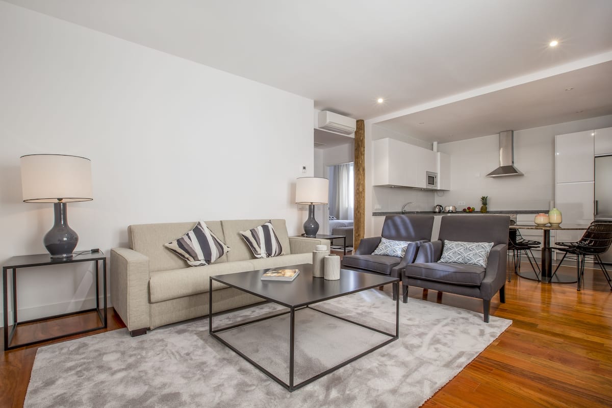Superior Apartment, 2 Bedrooms | Living room | LED TV, heated floors