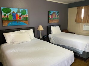 Triple Room | Premium bedding, individually decorated, individually furnished, desk - The Triangle Motel (Alma)