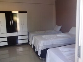 Minibar, in-room safe, free WiFi, bed sheets