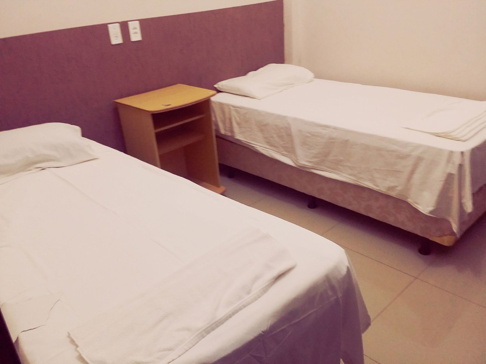 Minibar, caja fuerte, wifi gratis y ropa de cama