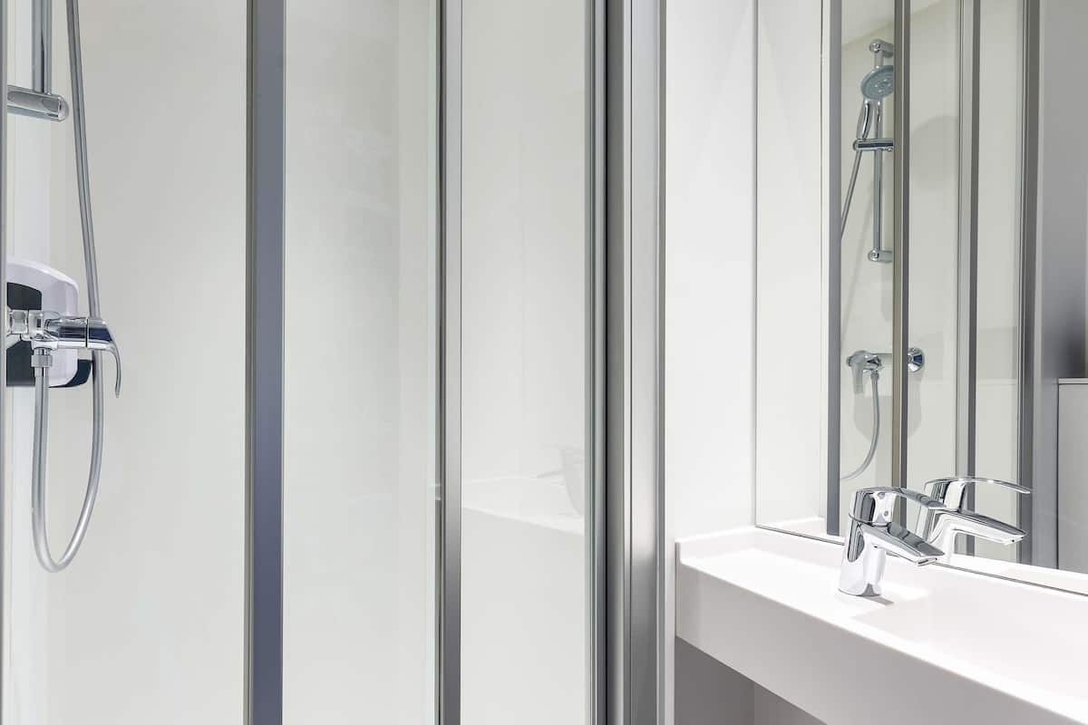 room, 1 double bed, private bathroom (cabrio) | free wifi, bed sheets