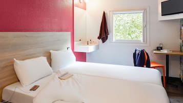 Habitación, 1 cama matrimonial (Side Car) | Wifi gratis y ropa de cama