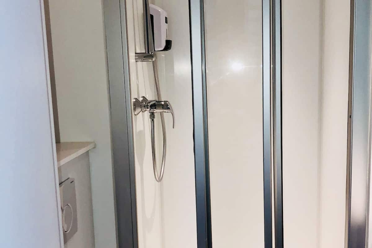 room, 1 double bed, private bathroom (cabrio) | free wifi, bed sheets