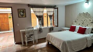 Habitación básica | Escritorio, espacio para trabajar con laptop y wifi gratis