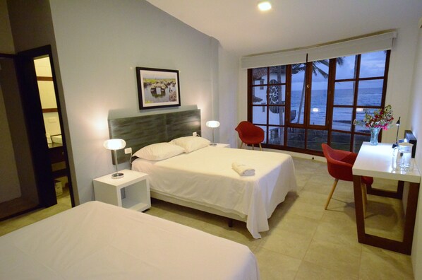 Phòng 3 Superior, quang cảnh biển | Bộ đồ giường cao cấp, chăn bông, nệm cao su hoạt tính (memory foam)