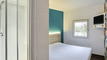 WiFi (free), bed sheets