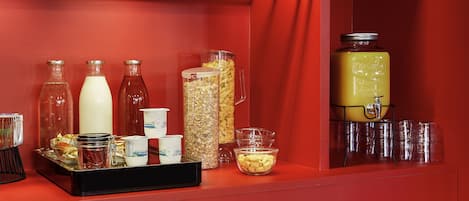 Petit déjeuner buffet servi tous les jours en supplément