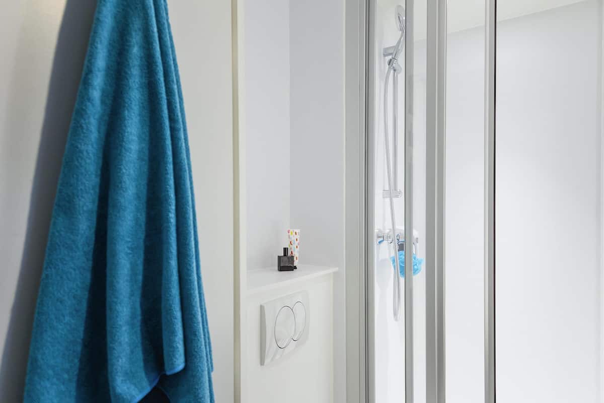 Kamar, 1 Tempat Tidur Double, kamar mandi pribadi (Cabrio) | Tirai kedap cahaya, Wi-Fi gratis, dan seprai linen