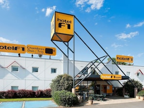 Exterior - hotelF1 Nîmes Ouest Hotel (Nîmes)