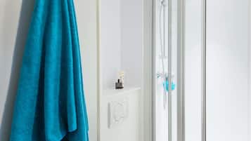 Room, 1 Double Bed, Private Bathroom (Cabrio) | Desk, free WiFi, bed sheets