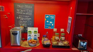 Daily buffet breakfast (EUR 5.9 per person)