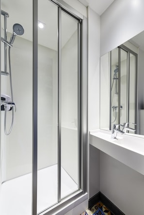 Chambre, 1 lit double, salle de bains privée (Cabrio) | Salle de bain