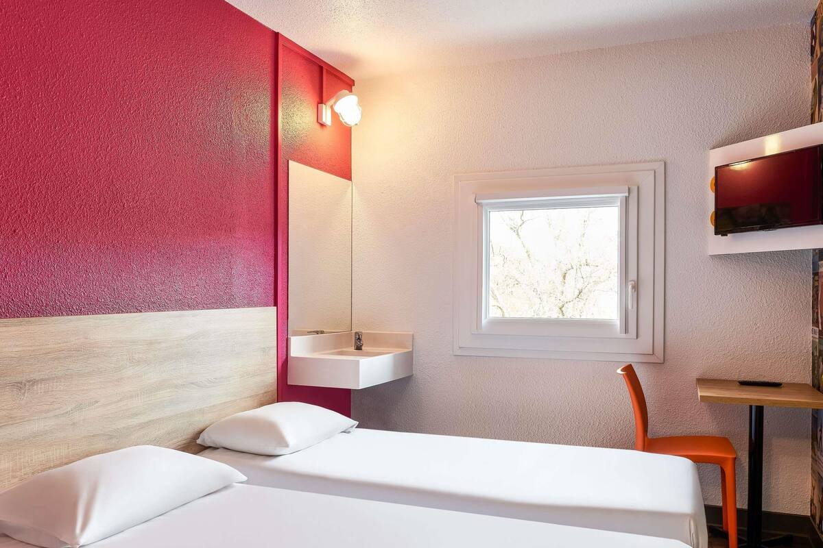 Kamer, 2 eenpersoonsbedden (Side Car) | Gratis babybedden, gratis wifi, beddengoed