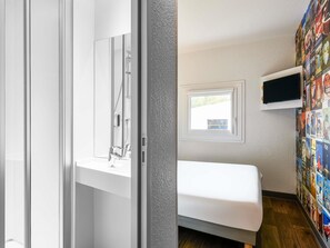 Room, 1 Double Bed, Private Bathroom (Cabrio) | Free WiFi, bed sheets - hotelF1 Annemasse (Saint-Cergues)