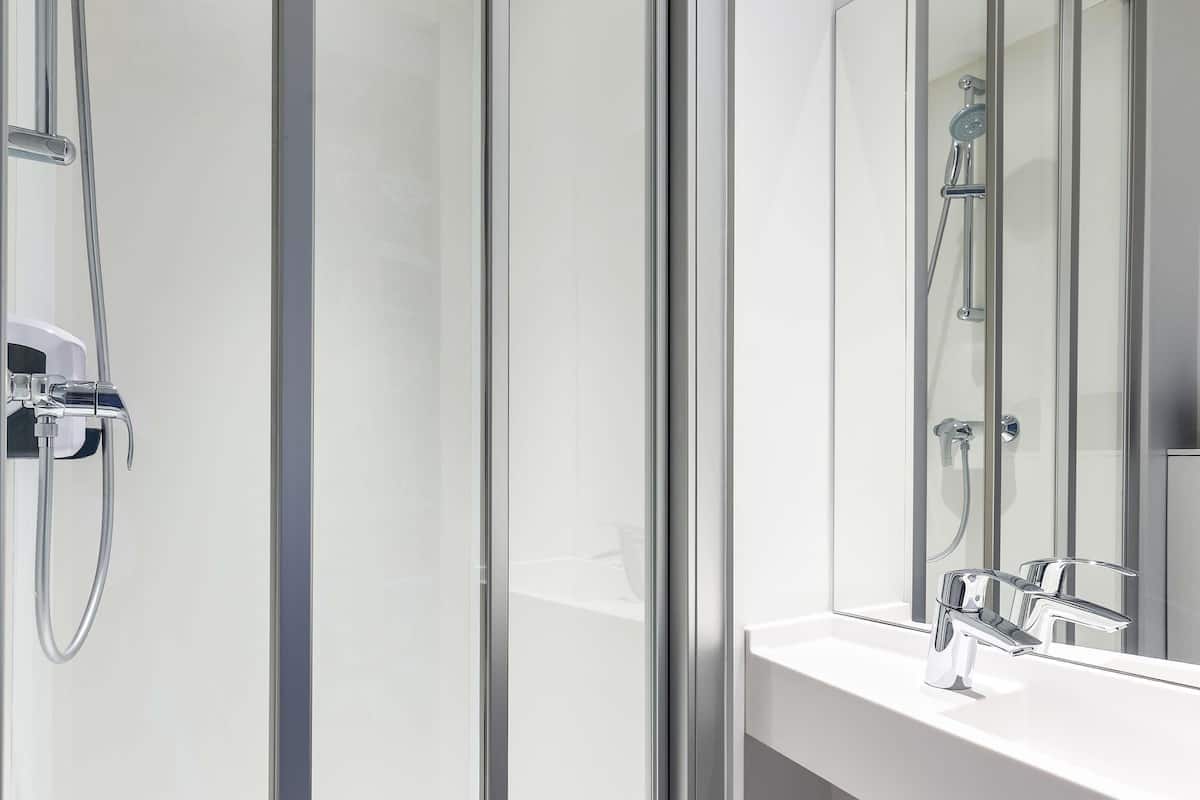Room, 1 Double Bed, Private Bathroom (Cabrio)