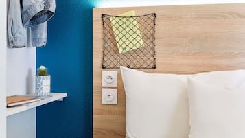 Room, 1 Double Bed, Private Bathroom (Cabrio) | Free WiFi, bed sheets