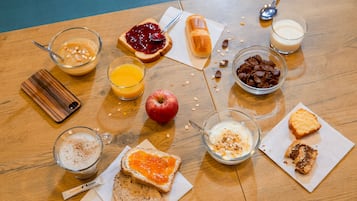 Daily buffet breakfast for a fee