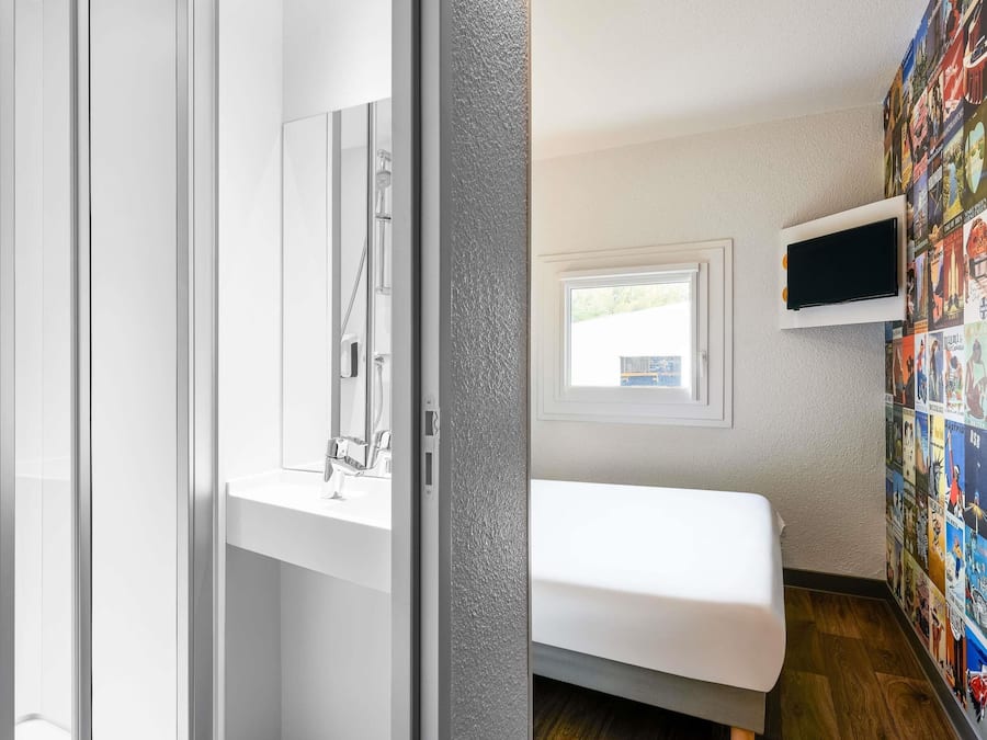 Quarto, 1 cama de casal, banheiro privativo (Cabrio) | Wi-Fi de cortesia, roupa de cama