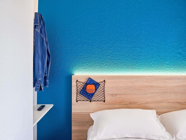 Habitación, 1 cama matrimonial, baño privado (Cabrio) | Escritorio, insonorización, cunas gratuitas y wifi gratis 