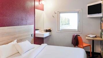 Bureau, espace de travail pour ordinateur portable, rideaux occultants