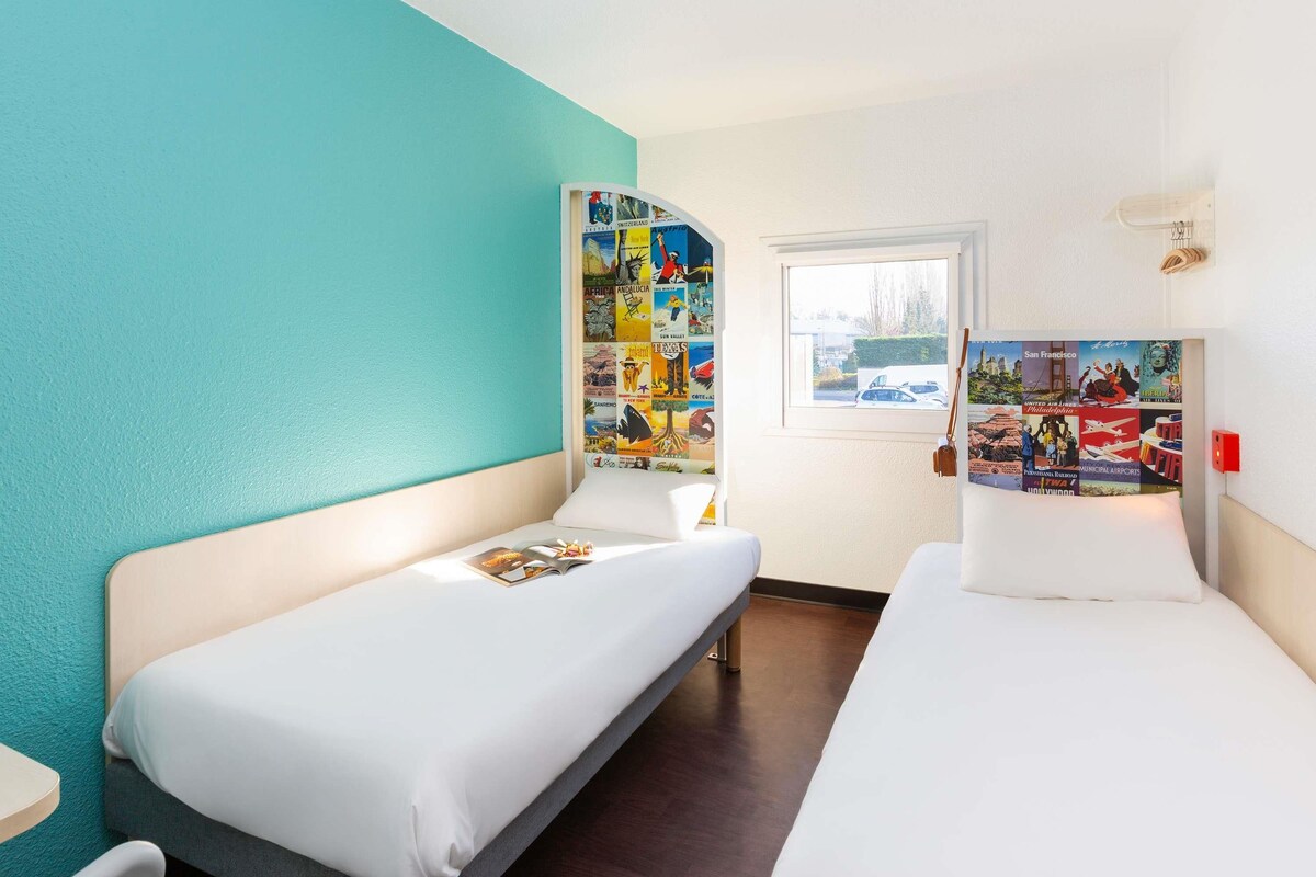 Room, 2 Twin Beds (Side Car) | WiFi (free)