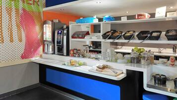 Tägliches Frühstücksbuffet gegen Gebühr