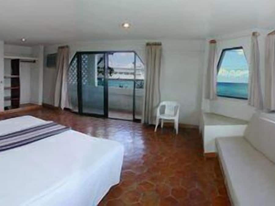 Standard Room, Ocean View | In-room safe, free WiFi