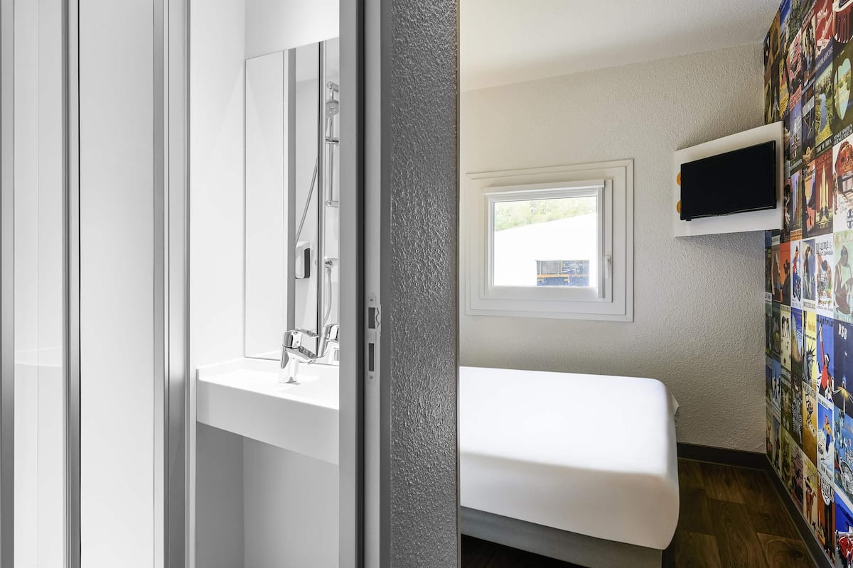 Habitación, 1 cama doble, baño privado (Cabrio) | Escritorio, cortinas opacas, sistema de insonorización y wifi gratis