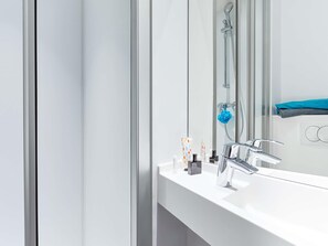 Room, 1 Double Bed, Private Bathroom (Cabrio) | Desk, blackout curtains, soundproofing, free cots/infant beds