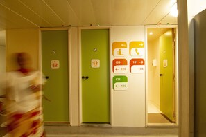 Shower, eco-friendly toiletries, towels