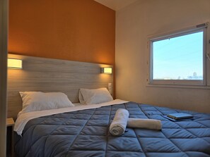 Standard Room, 1 Double Bed, Private Bathroom | Desk, blackout curtains, soundproofing, free WiFi - Premiere Classe Arras - Tilloy Les Mofflaines (Tilloy-Les-Mofflaines)