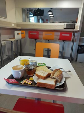 Daily buffet breakfast (EUR 9.90 per person)