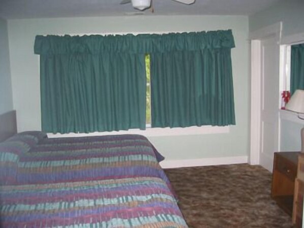 Free rollaway beds, free WiFi