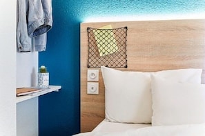 Room, 1 Double Bed, Private Bathroom (Cabrio) | Blackout drapes, soundproofing, free WiFi, bed sheets