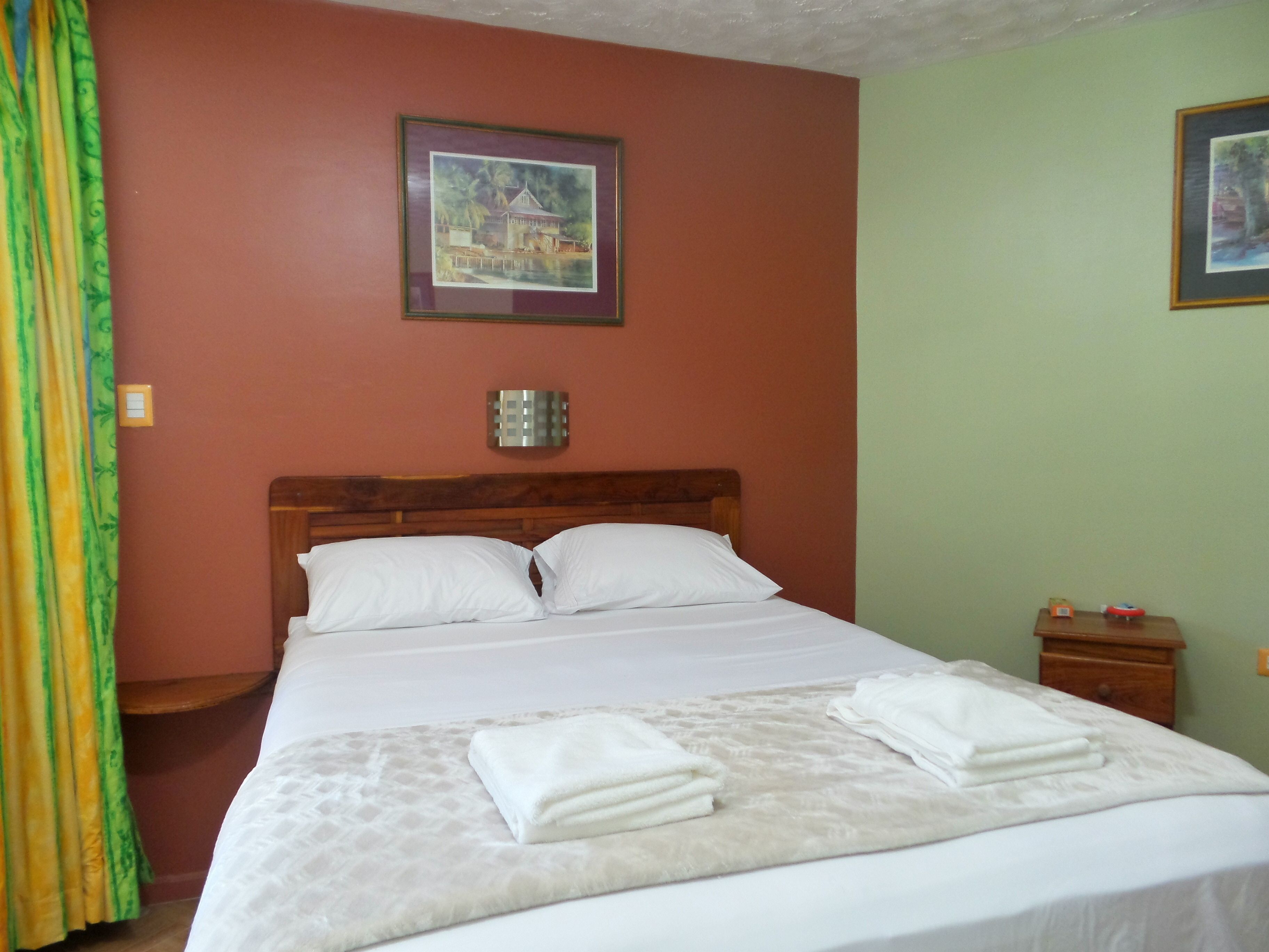 in-room safe, desk, laptop workspace, blackout curtains